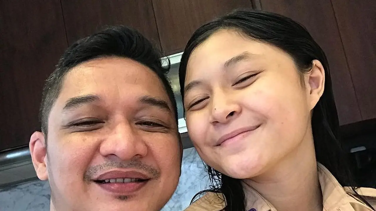 Kedua anak Pasha Ungu yang cantik dari pernikahannya dengan Okie Agustina
