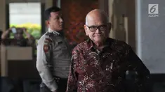 Mantan Menteri Koordinator Bidang Perekonomian Dorodjatun Kuntjoro Jakti usai menjalani pemeriksaan di Gedung KPK, Jakarta, Kamis (4/7/2019). Dorodjatun diperiksa sebagai saksi untuk tersangka Sjamsul Nursalim terkait dugaan korupsi Bantuan Likuiditas Bank Indonesia (BLBI). (merdeka.com/Dwi Narwoko)