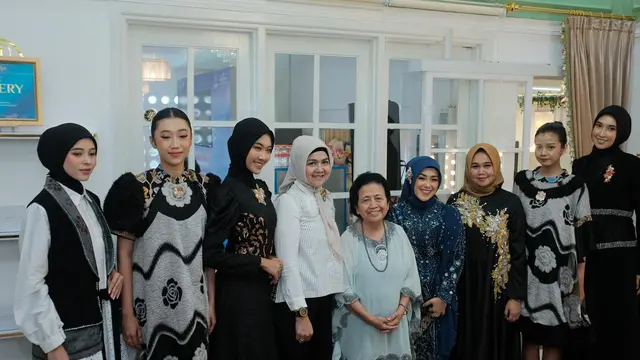 Fimela Figure: Bentuk Dedikasi 15 Tahun Garap Aksesori Handmade Bernafaskan Budaya Sunda dari Ardelya Craft