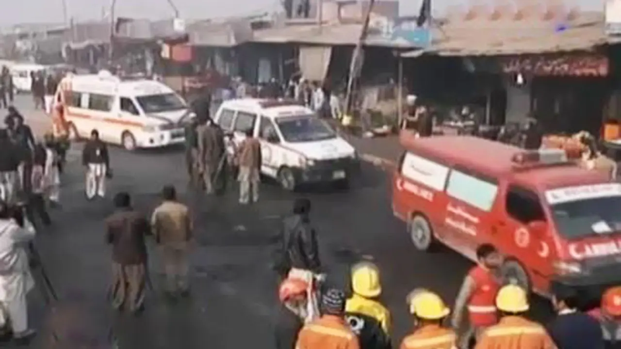 VIDEO: Bom Bunuh Diri di Pos Polisi Pakistan Tewaskan 11 Orang