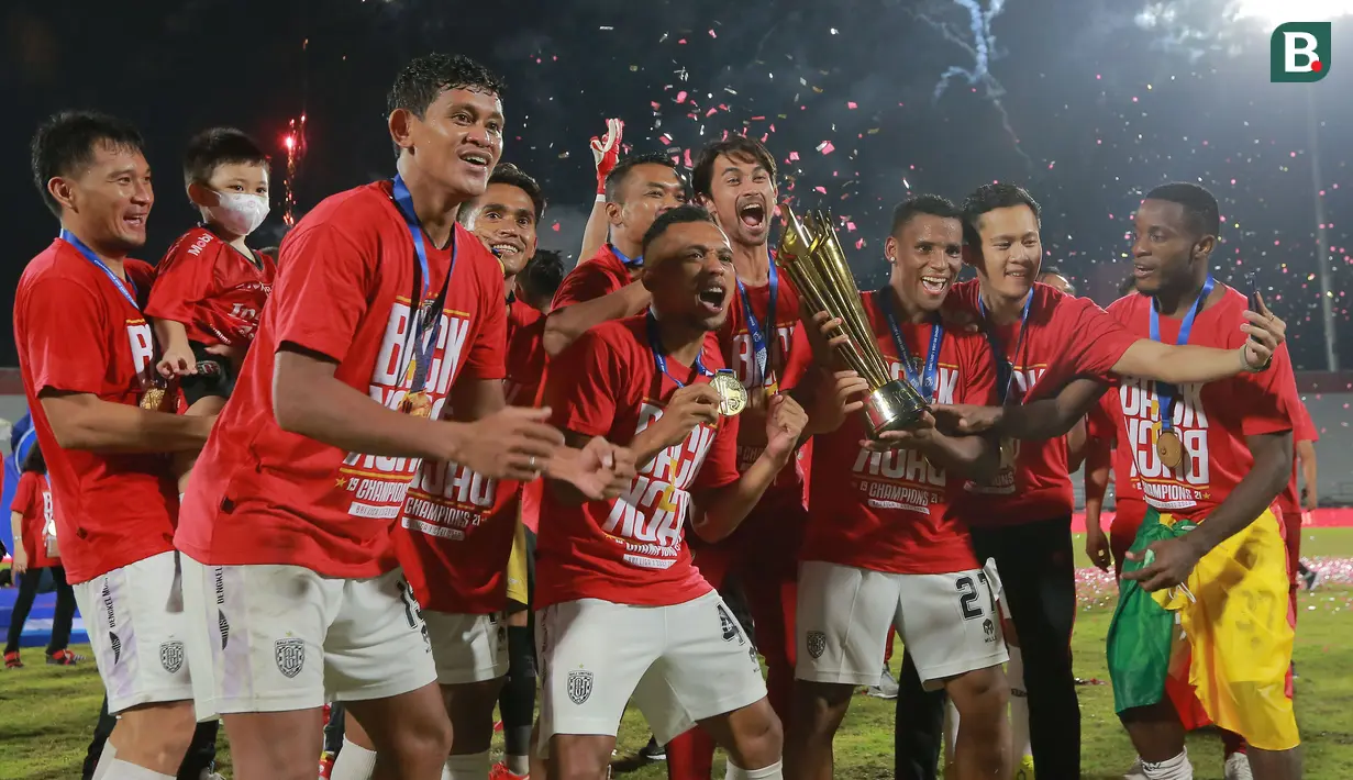Kemenangan di laga terakhir ini terasa manis bagi Bali United yang melengkapi raihan gelar juara BRI Liga 1 musim 2021/2022. (Bola.com/M Iqbal Ichsan)