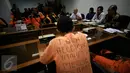 Sejumlah juru parkir saat mengikuti audiensi dengan anggota DPRD Kota Yogyakarta,(17/6).Dalam audeinsi,juru parkir meminta solusi relokasi lahan parkir di Jl Malioboro yang akan di tutup pada awal pril 2016.(Boy Harjanto)