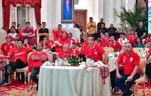 VIDEO: Momen Jokowi Kena Prank Wasit Indonesia Vs Uzbekistan, Debat Sengit Dengan Menteri