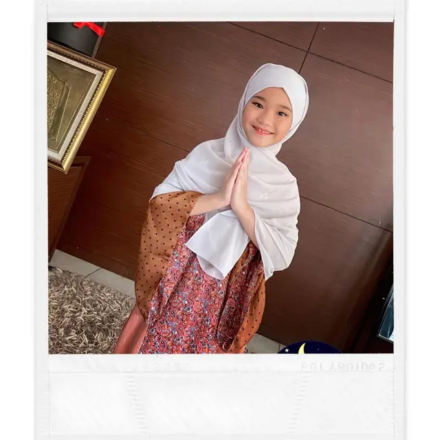 6 Potret Bilqis Anak Ayu Ting Ting Pakai Hijab, Jadi Presenter Cilik Acara Ramadhan