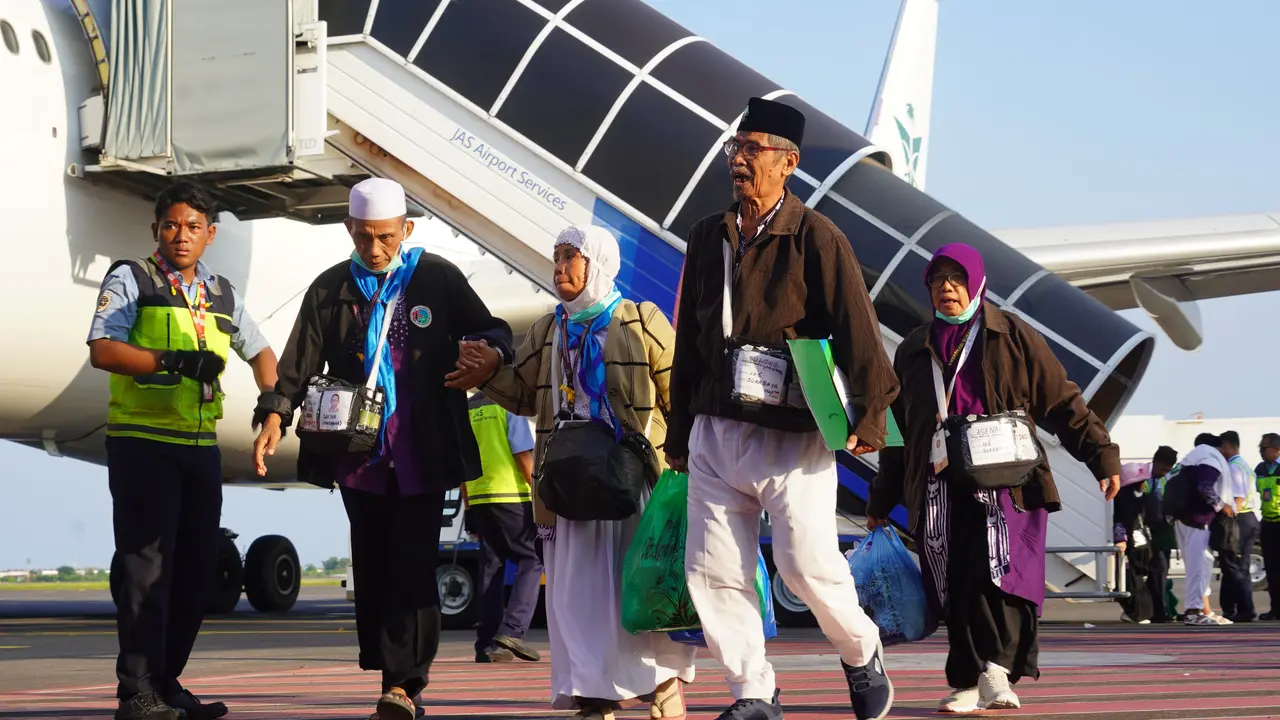 Jemaah haji saat tiba di Tanah Air melalui Bandara Juanda. (Istimewa)