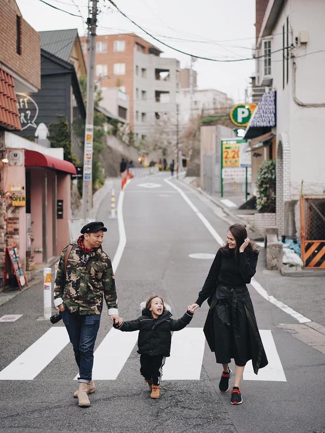 [Fimela] Keluarga Ringgo Agus Rahman dan Sabai Morshcheck