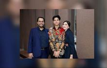 Potret Ganteng Xavier Putra Cut Keke di Momen Wisuda, Penampilannya Bikin Salfok