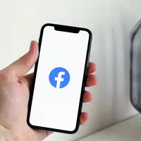 Bos besar Facebook, Mark Zuckerberg alami kerugian besar usia tiga aplikasinya down hingga 6 jam. (pexels/anton).