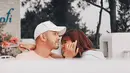Memiliki seorang kekasih, Camelia Putri pun kerap unggah kebersamaannya dalam media sosial Instagram. Banyak netizen pun kerap puji penampilannya saat bersama kekasih, apalagi saat jalan-jalan bareng. (Liputan6.com/IG/cameliaputricp)