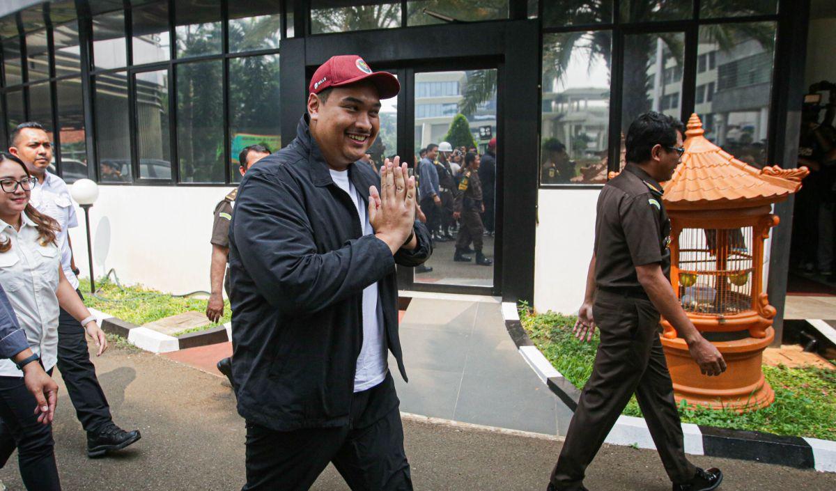 "Betul," jawab singkat Galumbang.<br><br>Ketika jaksa menanyakan perihal relevansi yang dilakukan Resi, Galumbang menyebut, itu hanya sekadar kenal saja<br>