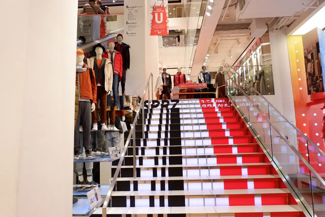 Ini sensasi yang Anda rasakan saat berbelanja di toko andalan Uniqlo di New York City.