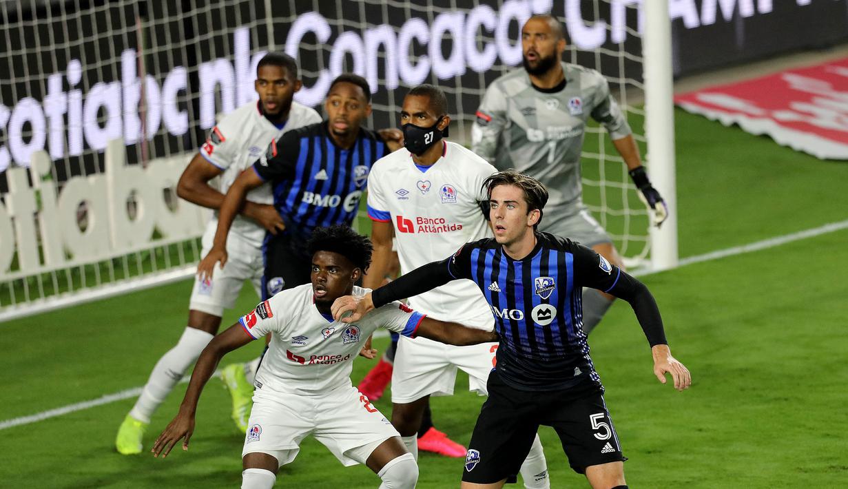 Luis Binks (27) merupkan pemain jebolan akademi Tottenham yang bergabung dengan Montreal Impact. Pada musim panas lalu, ia direkrut oleh Bologna dan dipinjamkan ke MLS. Hingga hari ini dirinya masih menantikan debutnya di Liga Italia bersama I Rossoblu. (Foto: Getty Images via AFP/Alex Menendez)