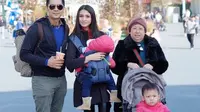 Donita dan Adi Nugroho liburan ke Korea Selatan bersama keluarga (Dok.Instagram/@donitabhubiy/https://www.instagram.com/p/BpY_k2mgh6P/?hl=en&taken-by=donitabhubiy/Komarudin)