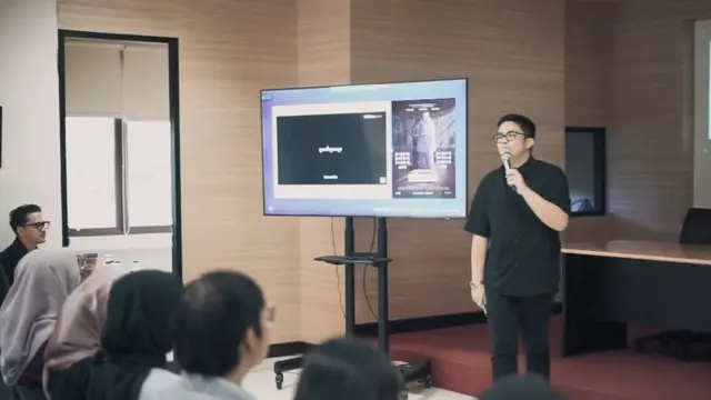 Belajar Bareng, Ini 7 Momen Umay Shahab Jadi Dosen Tamu di Vokasi Universitas Indonesia