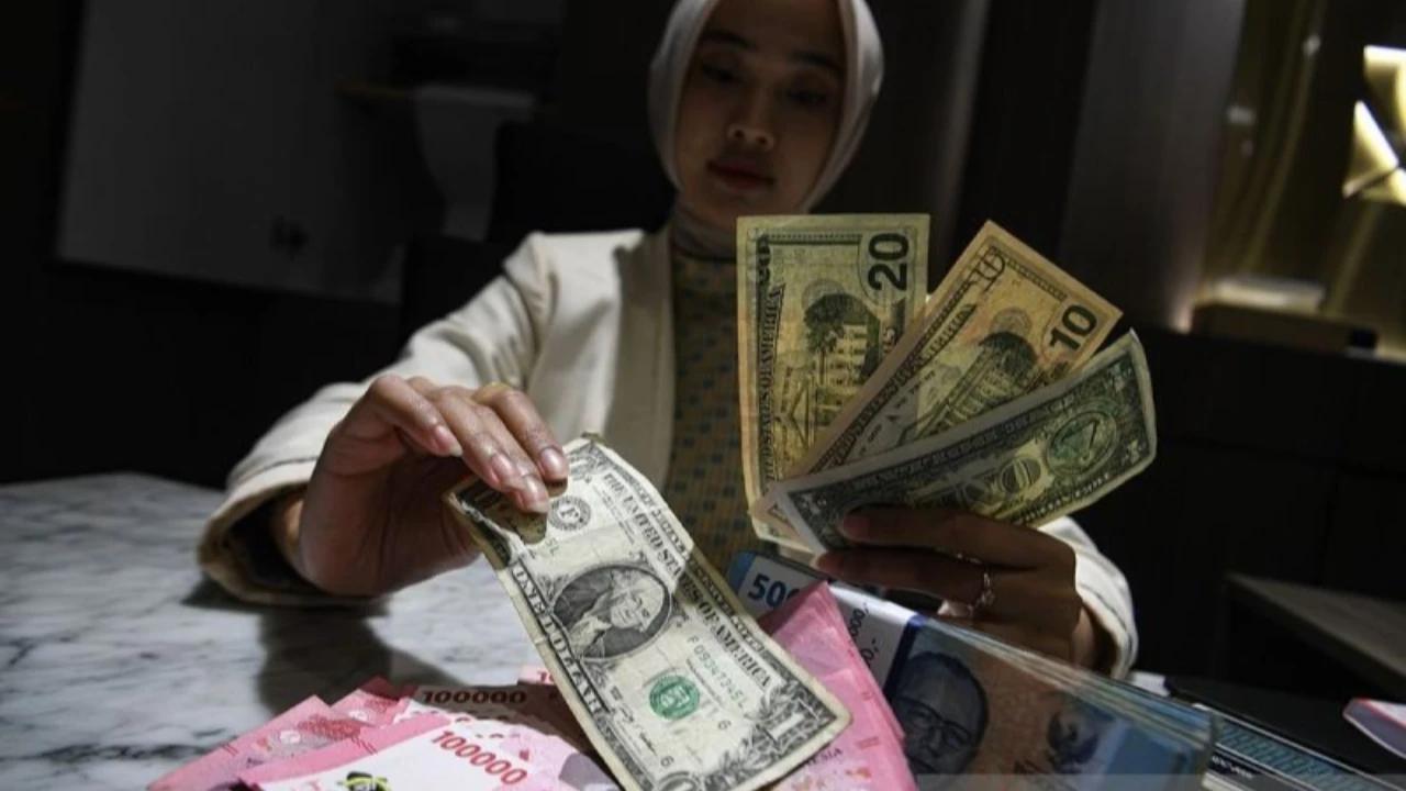 Nilai Tukar Rupiah Tembus Rp17.400 per USD, Bank Indonesia Ambil Langkah Begini