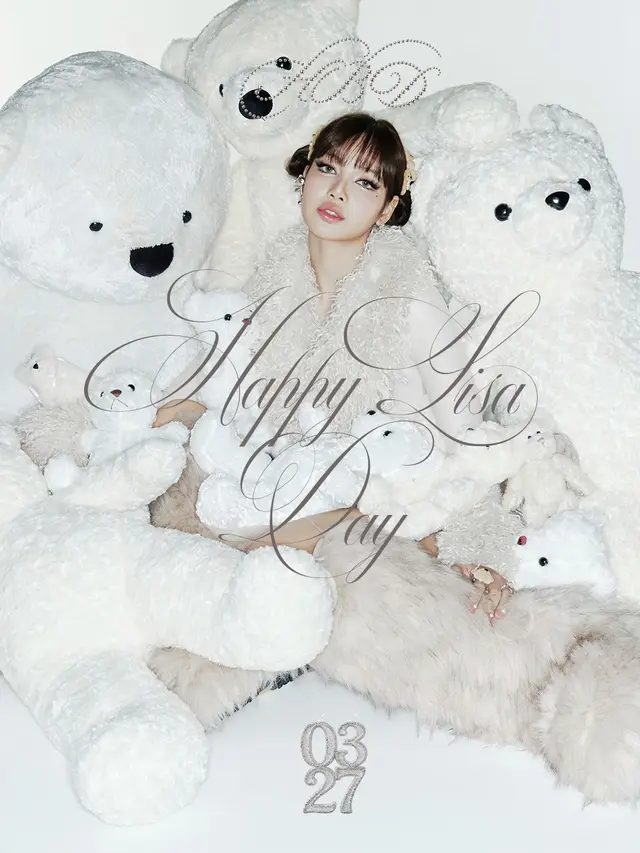 Gaya Imut Lisa BLACKPINK Rayakan Ulang Tahun ke-29 dengan Rambut Space Bun Sambil Dikelilingi Boneka Teddy Bear