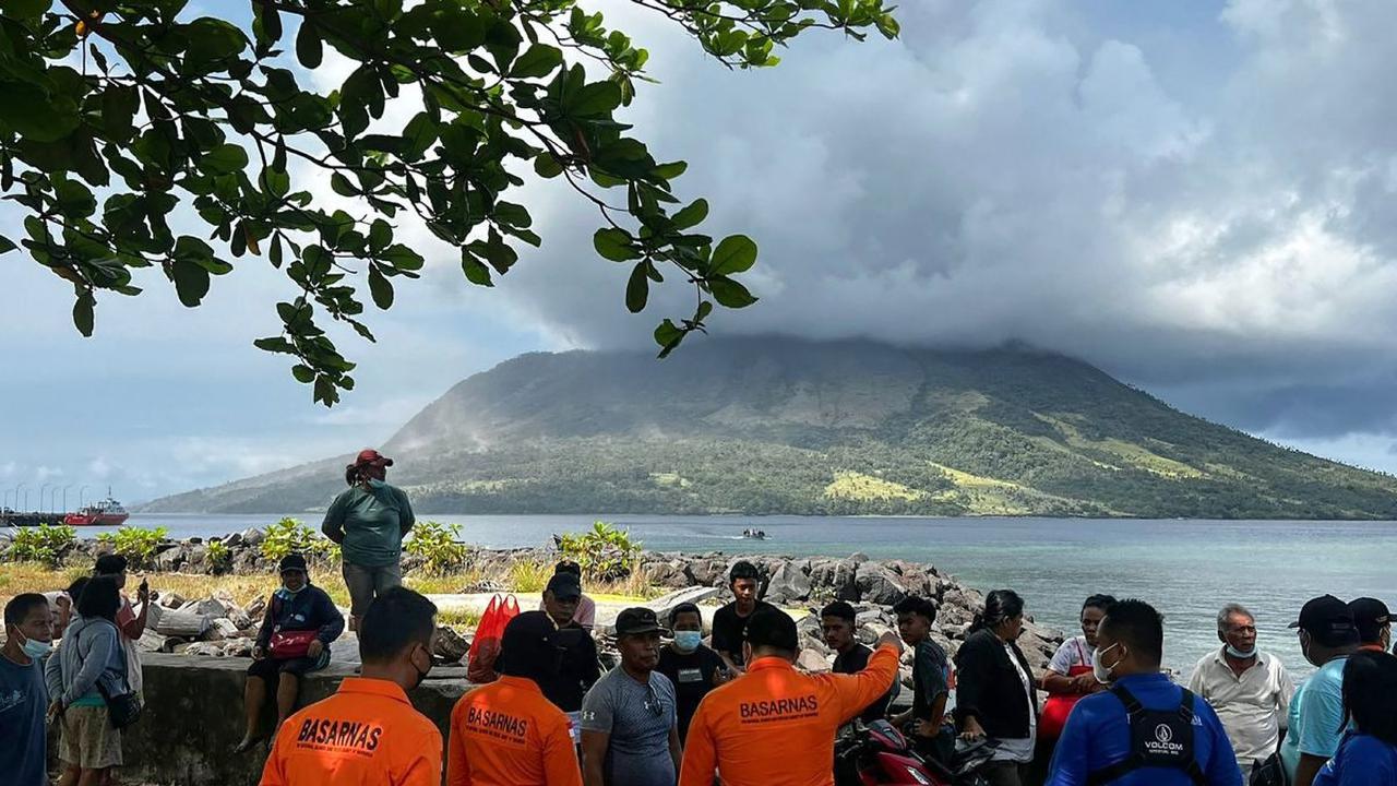 Selain di Toraja, pemerintah menyiapkan Rumah Instan Sederhana Sehat (Risha) untuk masyarakat terdampak erupsi Gunung Ruang. Ada 100 Risha di Manado.<br>