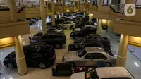 Suasana Bursa Mobil Bekas Blok M. Jakarta, Jumat (2/10/2020). Selain itu Mobil baru diwacanakan mendapat insentif pembebasan pajak hingga 0 persen, kebijakan tersebut dikhawatirkan mengganggu kelangsungan bisnis pedagang mobil bekas. (Liputan6.com/Johan Tallo)