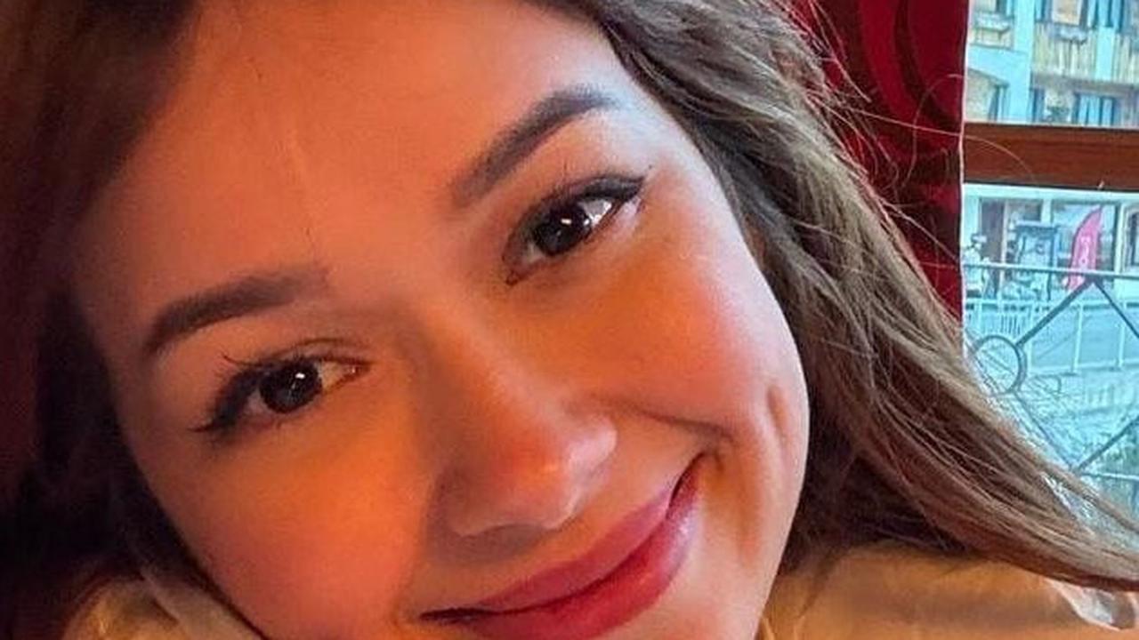 Secantik Barbie, Potret Rebecca Klopper Liburan di Eropa - Asyik Nikmati Salju dengan Pemandangan Cantik