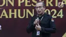 Ketua Komisi Pemilihan Umum (KPU) Hasyim Asy'ari memberikan keterangan saat Pendaftaran Partai Politik Calon Peserta Pemilu tahun 2024 di Kantor KPU, Jakarta, Rabu (3/8/2022). Hari ketiga pendaftaran, Partai Garuda menjadi partai politik kesebelas yang mendaftarkan diri untuk calon peserta Pemilu tahun 2024. (Liputan6.com/Johan Tallo)