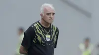 Pelatih Persib Bandung, Mario Gomes, saat pertandingan melawan Arema FC pada laga persahabatan di Stadion GBLA, Bandung, Minggu (18/3/2018). Persib menang 2-1 atas Arema FC. (Bola.com/M Iqbal Ichsan)