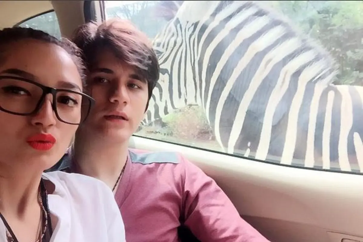 Siti Badriah dan James Thomas