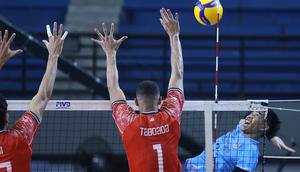 Surabaya Samator menang atas Jakarta Garuda Jaya dengan skor 3-0 (25-17, 25-20, 25-20) pada laga leg pertama perebutan peringkat ketiga Proliga 2026 di GOR Amongrogo, Yogyakarta, Selasa (21/4).