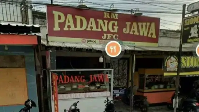 6 Potret Warung Makan Padang – Jawa Ini Bikin Dahi Pembeli Jadi Berkerut