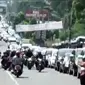 Kemacetan terjadi di sejumlah titik di kawasan Puncak Bogor. Sementara itu, polisi masih cari korban kapal tenggelam di Kepulauan Seribu.