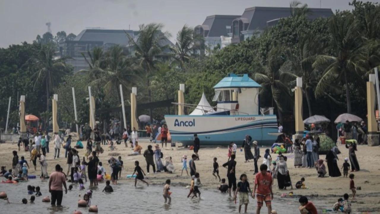 Ancol Donasikan 10% Penjualan Tiket Tahun Baru untuk Korban Bencana Sumatra, TMII Tak Gelar Pesta Kembang Api