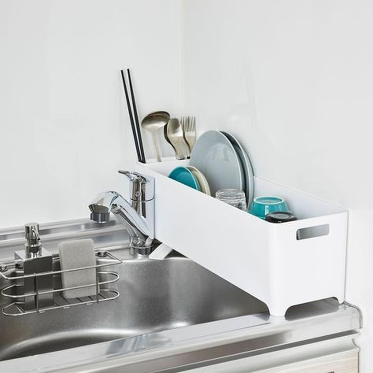 Rak Dapur dengan desain sederhana dan minimalis