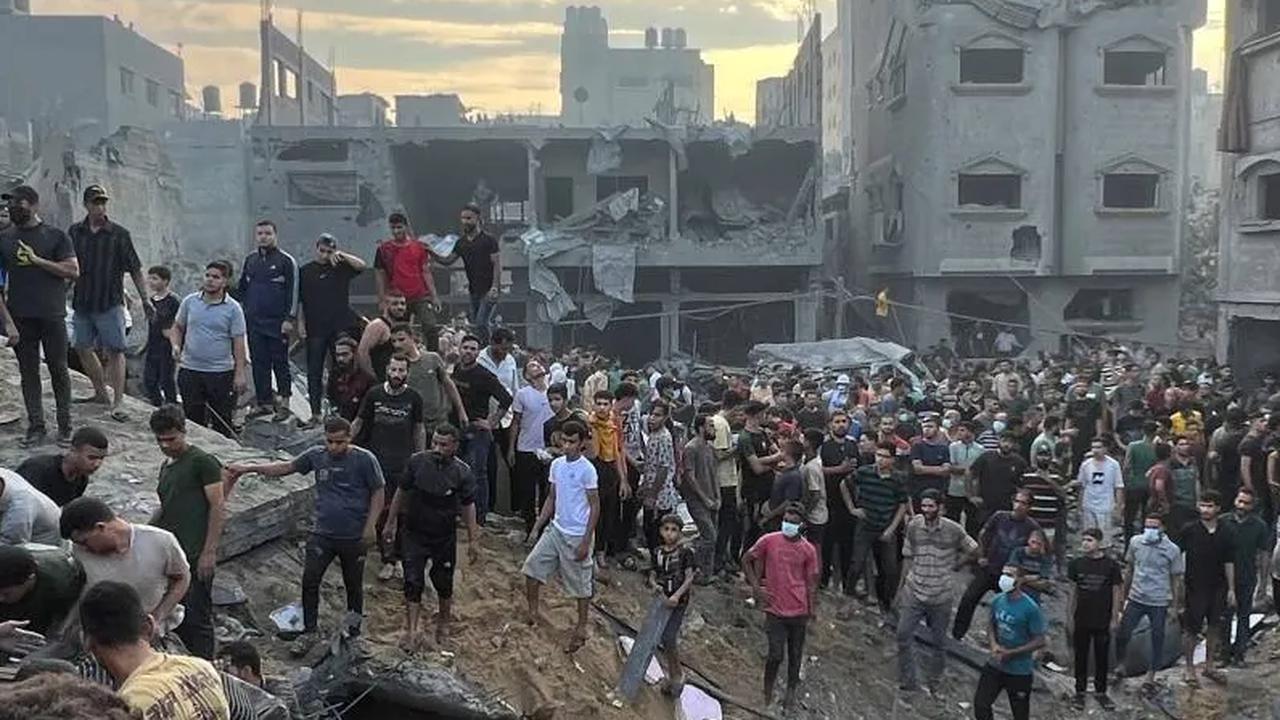 Sebelum perang, tercatat ada 116.000 orang tinggal di area seluas 1,4 km persegi itu.