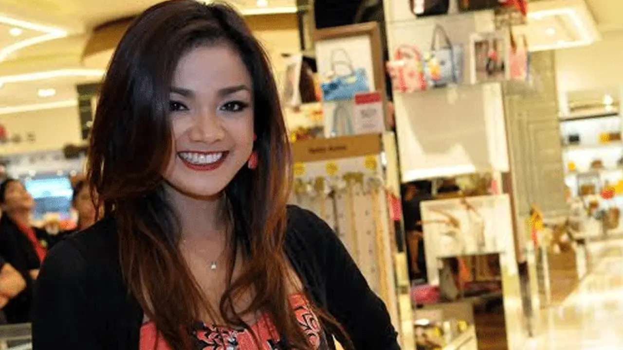 Nirina Zubir