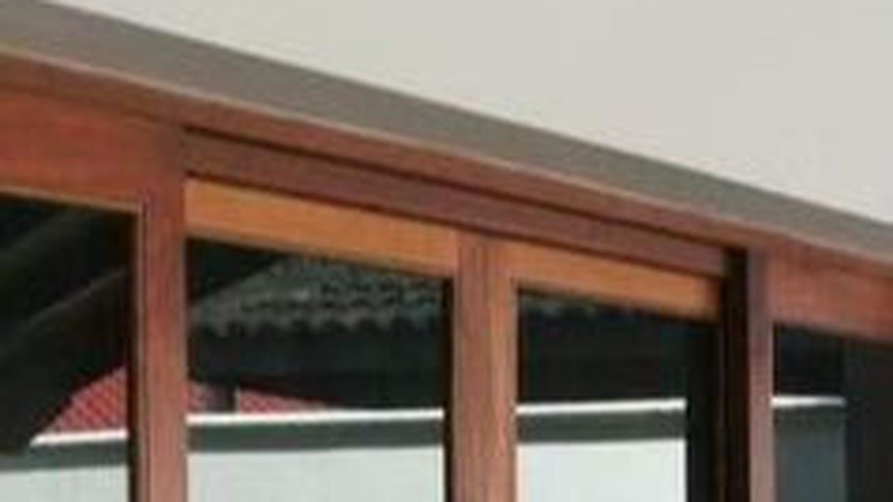 3. Jendela Rumah Kayu Minimalis Modern<br>