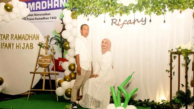 Hany Purnama Asri bersama suami