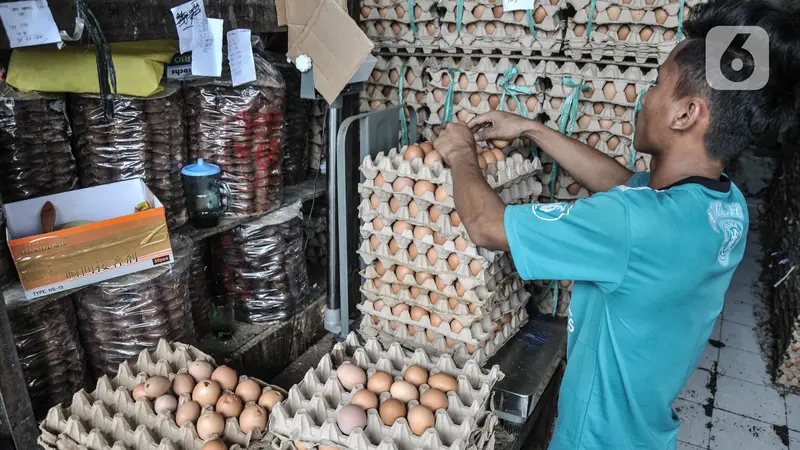 Harga Telur Ayam Terus Meroket