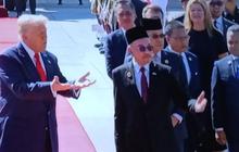 VIDEO: Disambut Tarian 'Selamat Datang' Bikin Donald Trump Asyik Berjoget di Malaysia