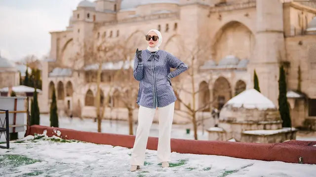Tampil Stylish, Ini 7 Pemotretan Adelia Pasha saat Liburan di Turki