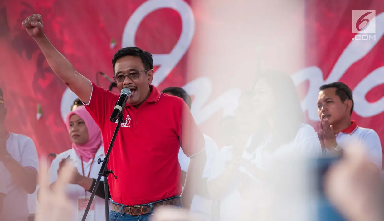 Ekspresi Plt Gubernur DKI Jakarta Djarot Syaiful Hidayat saat berpidato dalam Konser Kebangkitan Nasional di Waduk Pluit, Penjaringan, Jakarta Utara, Sabtu (20/5). (Liputan6.com/Gempur M. Surya)