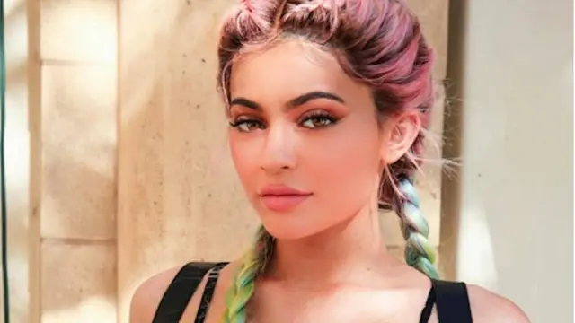 [Bintang] Kylie Jenner
