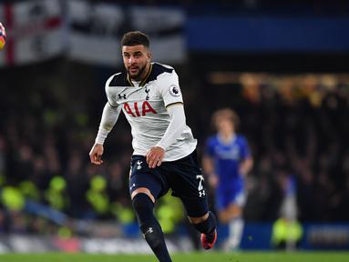 Kyle Walker menerima pinangan Manchester City dengan nilai transfer sebesar 50 juta poundsterling. (AFP/Ben Stansall)