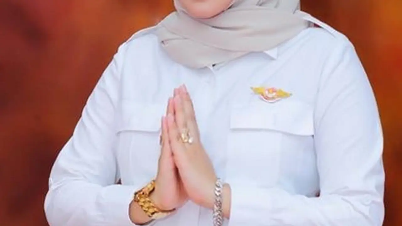 [Bintang] Yulia Mochamad Disebut Istri Ketiga Opick