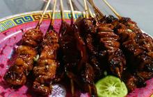 10 Tempat makan sate lezat di Bandung