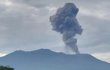 Erupsi Gunung Marapi Semburkan Abu Vulkanik Setinggi 500 Meter
