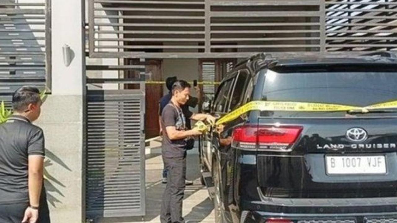 Rumah Bos Tambang Batu Bara Ilegal Inisial B Digeledah Polisi, Tiga Mobil Mewah Disegel