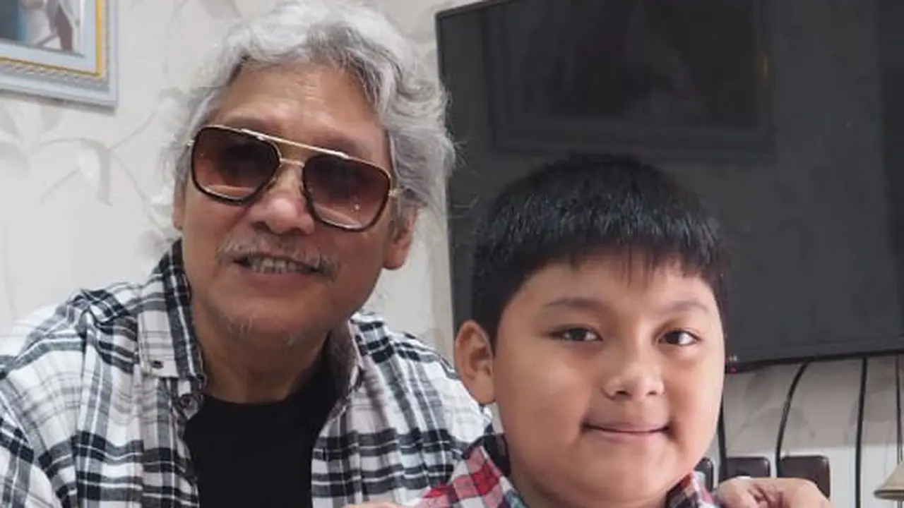 Mamo Agil dan cucunya