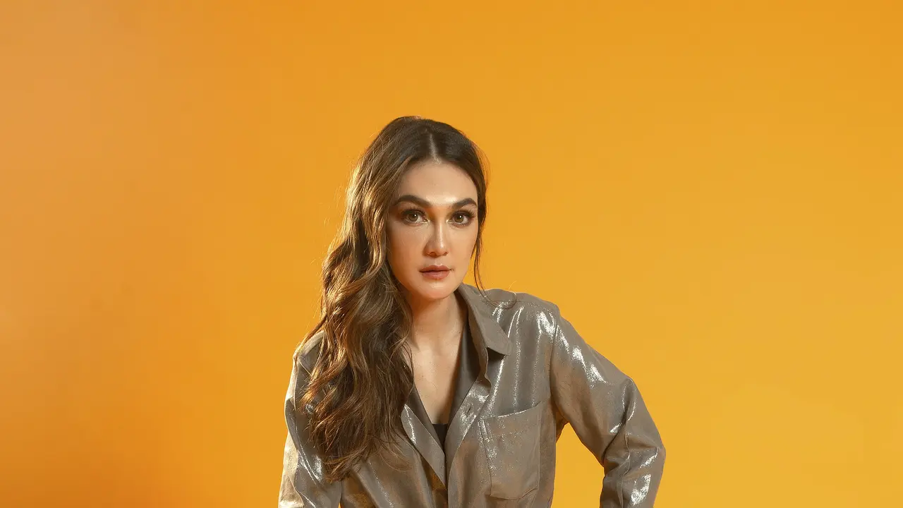 Luna Maya for Jasmine Elizabeth