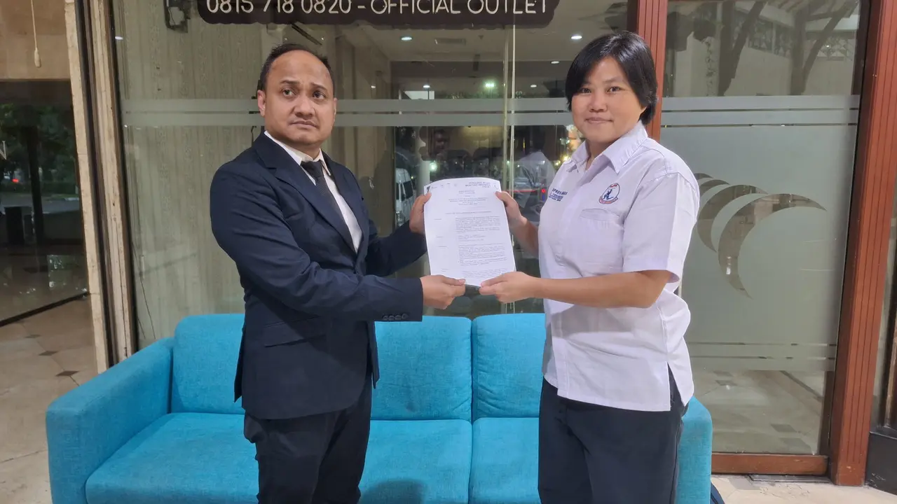 Pengurus Besar Muaythai Indonesia (PBMI) resmi menetapkan Dewi Kandiati Paramesty Tine Yowargana atau yang akrab disapa TingTing sebagai Ketua Pengurus Provinsi (Pengprov) Muaythai Indonesia Jawa Barat