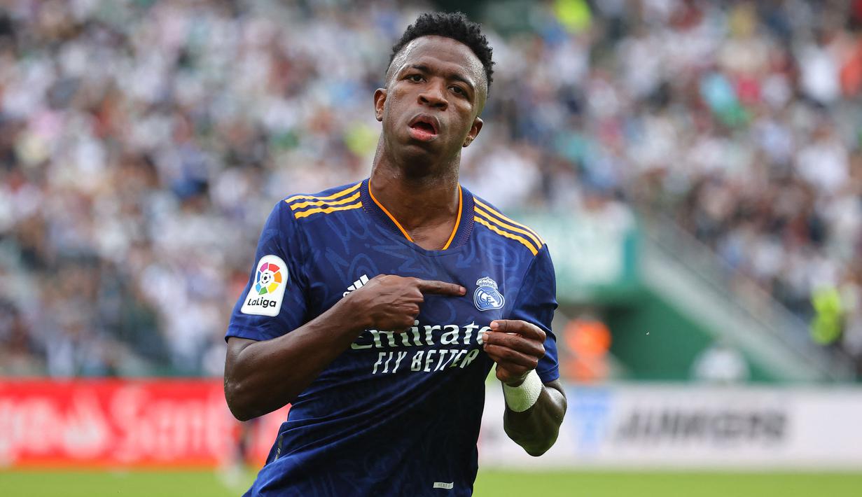 Vinicius Junior benar-benar menjadi talenta muda mengagumkan bersama Real Madrid. Pemuda 21 tahun tersebut memiliki paket komplit antara kecepatan, olah bola, dan finishing sebagai seorang pemain sayap. Ia diperdiksi akan masuk daftar peraih penghargaan Ballon d'Or di masa depan. (AFP/Jose Jordan)