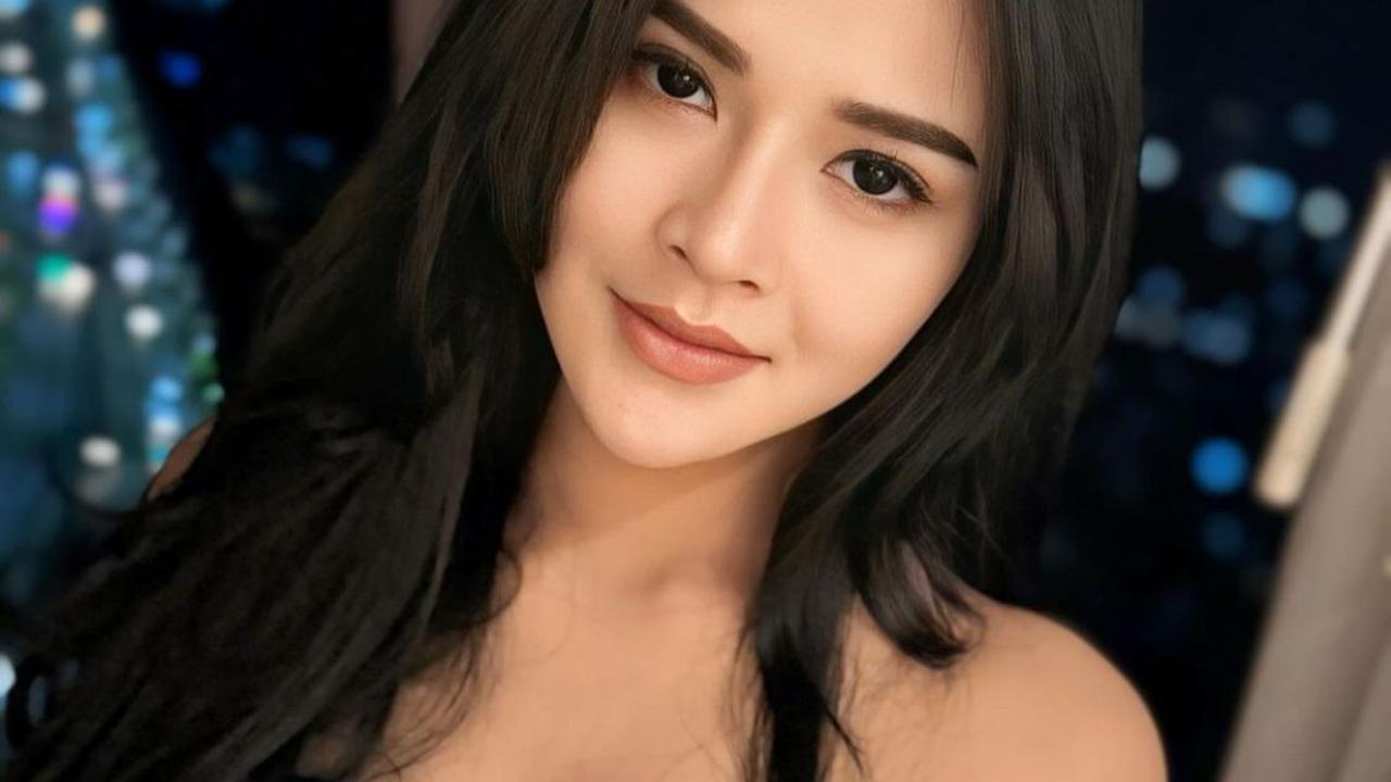 7 Potret Memikat Bella Bonita dalam Balutan Outfit Hitam Jadi Sorotan Netizen